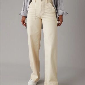 NWT American Eagle Outfitters Cream Wide-Leg Cargo Pants